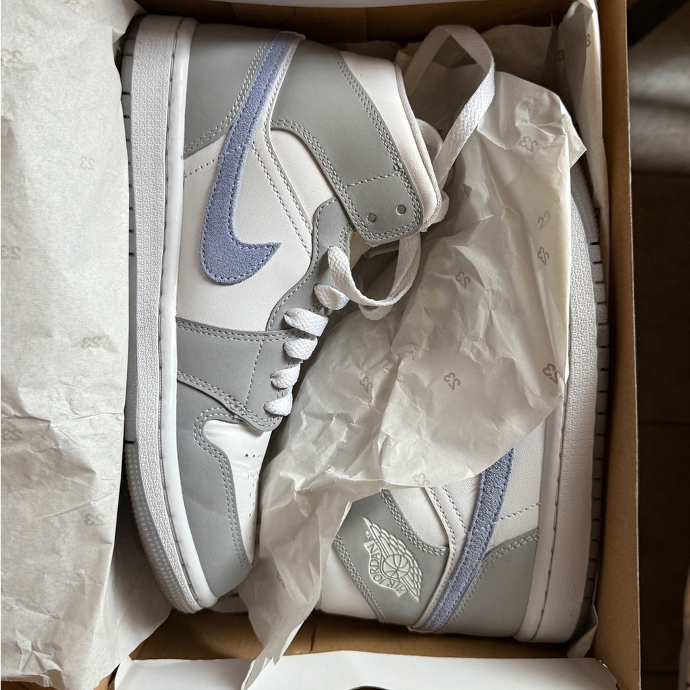 JORDAN 1 MID WOLF GREY ALUMINUM